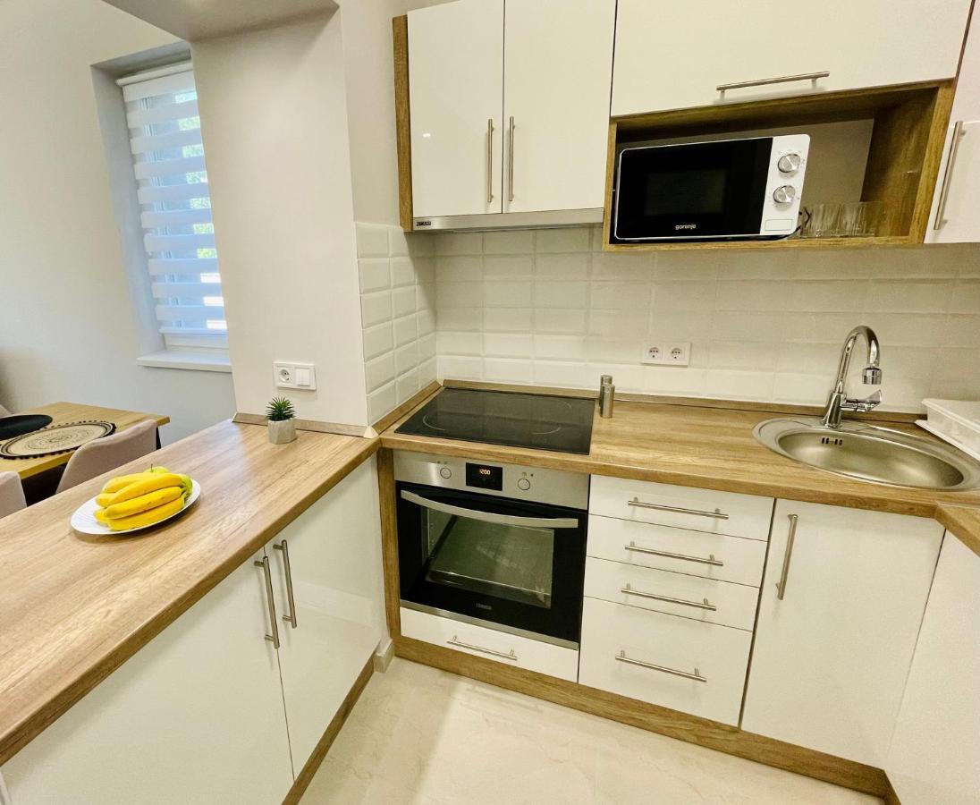 Voeroesmarty Apartmanhaz Makó Esterno foto