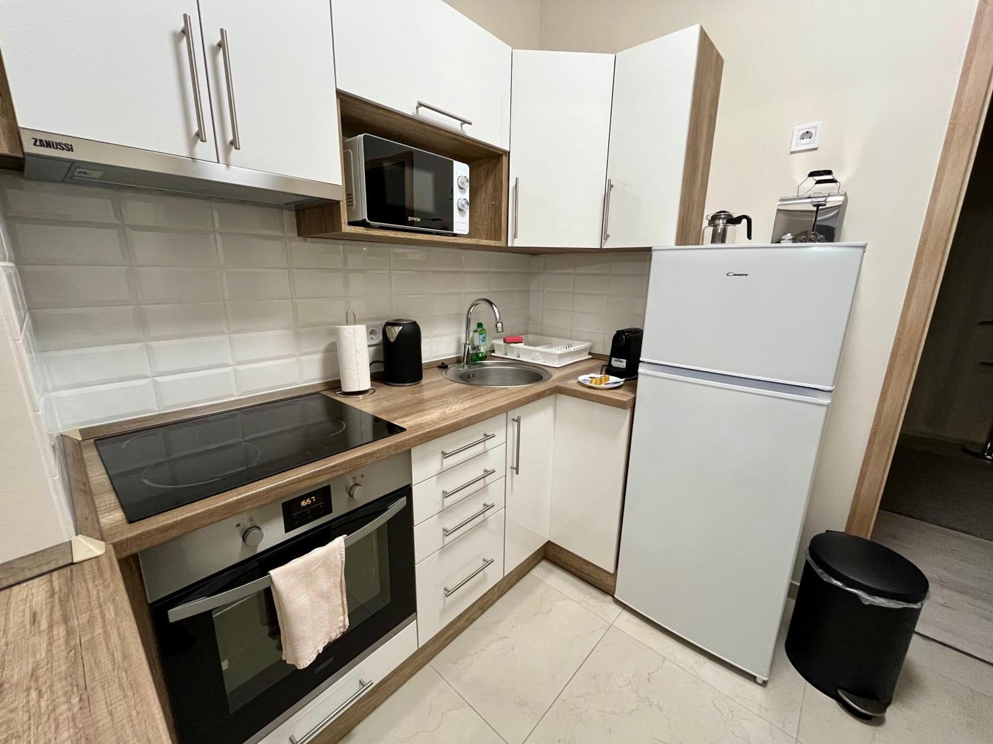 Voeroesmarty Apartmanhaz Makó Esterno foto
