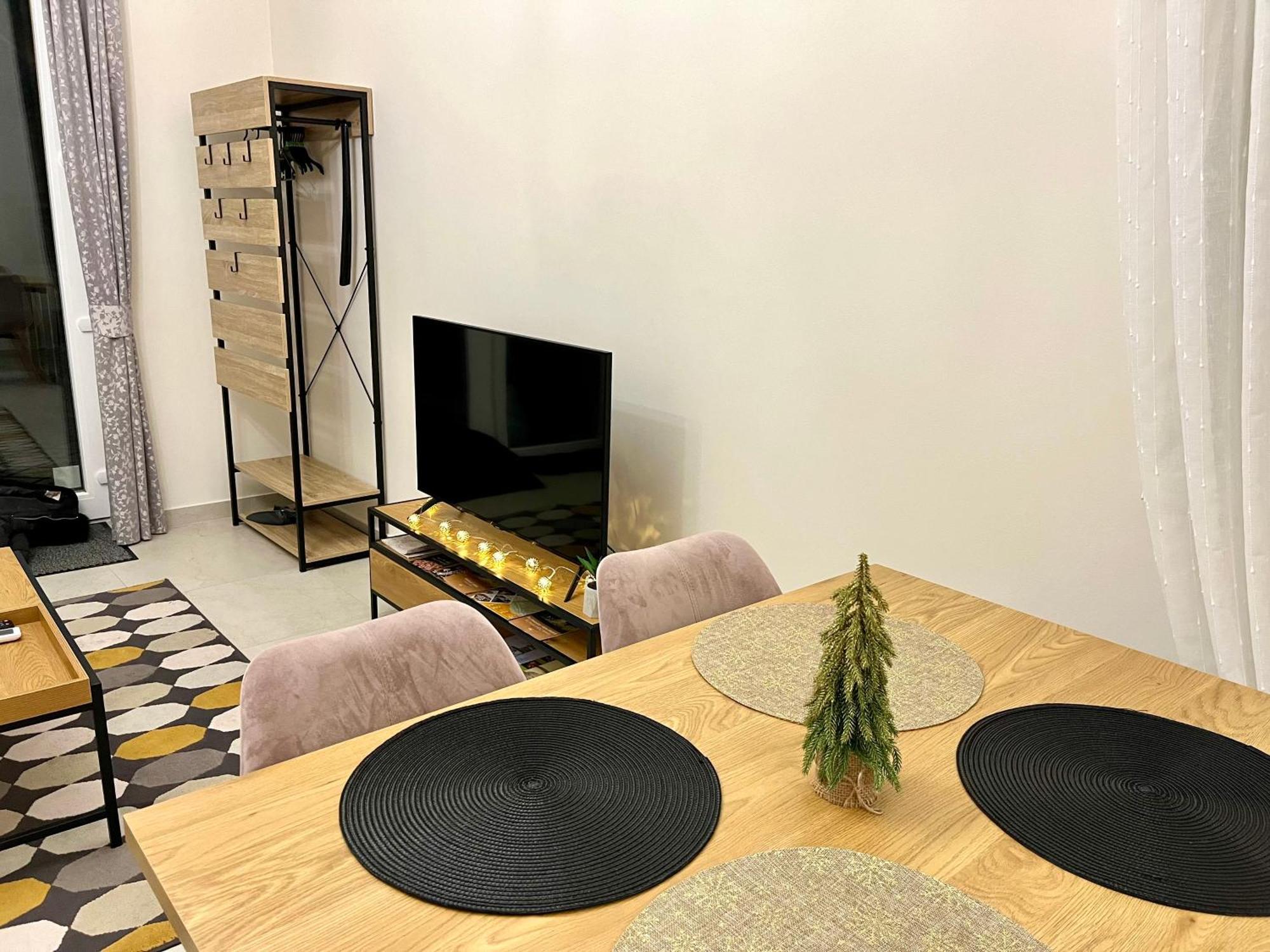 Voeroesmarty Apartmanhaz Makó Esterno foto