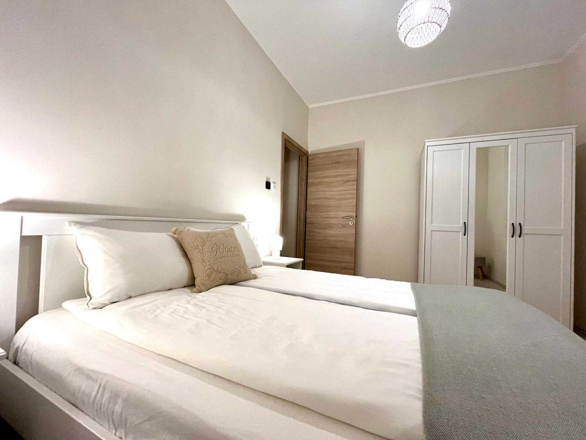 Voeroesmarty Apartmanhaz Makó Esterno foto